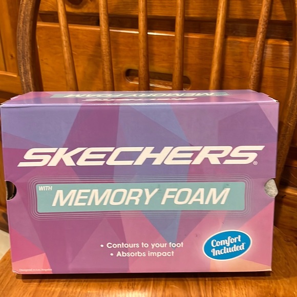 Skechers  Memory Foam Machine Washable - Picture 15 of 16